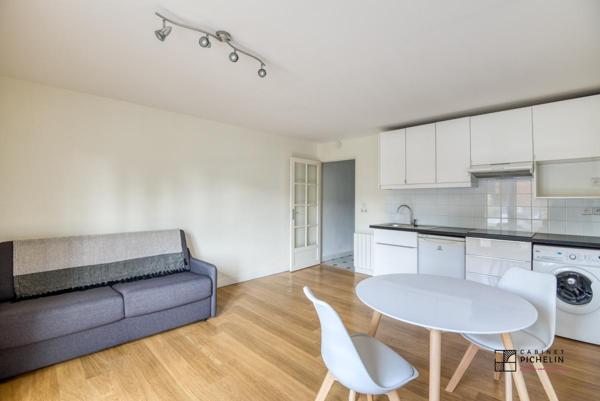 Nantes centre, T1 meublé avec vue sur Erdre, balcon, ascenseur et possibilité garage