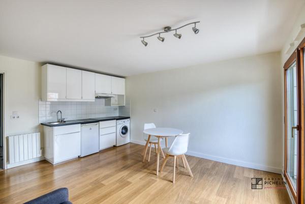 Nantes centre, T1 meublé avec vue sur Erdre, balcon, ascenseur et possibilité garage