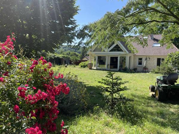 Maison Angicourt 7 pièce(s) 180 m2 15 000M2 + 1 terrain  à bâtir