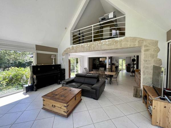 Maison Angicourt 7 pièce(s) 180 m2 15 000M2 + 1 terrain  à bâtir