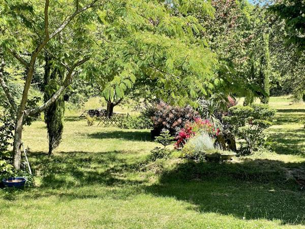 Maison Angicourt 7 pièce(s) 180 m2 15 000M2 + 1 terrain  à bâtir