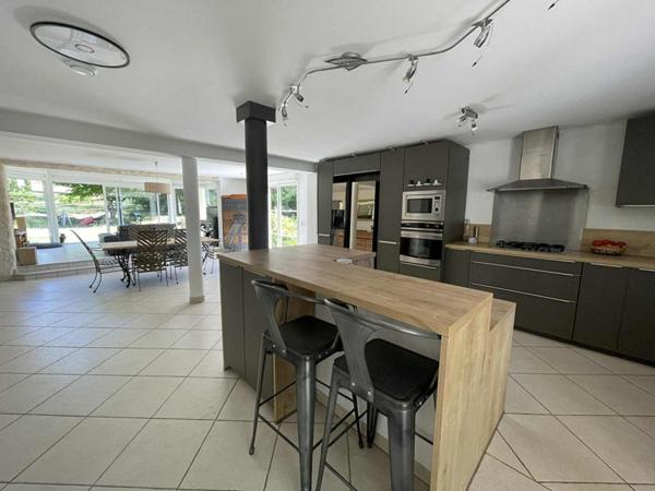 Maison Angicourt 7 pièce(s) 180 m2 15 000M2 + 1 terrain  à bâtir