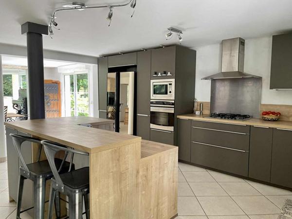 Maison Angicourt 7 pièce(s) 180 m2 15 000M2 + 1 terrain  à bâtir