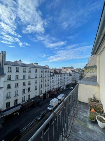 Chambre 8.04M2 AVEC GRAND BALCON - 20m3 - 75011 PARIS 11 - FAIDHERBE-CHALIGNY (Possibilité Fusion 2  Lots=16m2)