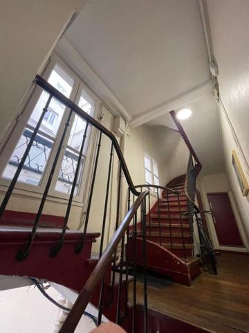 Chambre 8.04M2 AVEC GRAND BALCON - 20m3 - 75011 PARIS 11 - FAIDHERBE-CHALIGNY (Possibilité Fusion 2  Lots=16m2)
