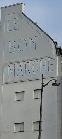 Paris (75006) RUE DE SEVRES 28m² VUE TOUR EIFFEL