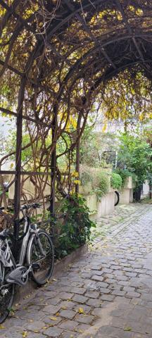 Paris (75006) RUE DE SEVRES 28m² VUE TOUR EIFFEL