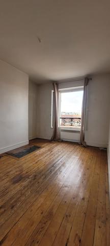 Paris (75006) RUE DE SEVRES 28m² VUE TOUR EIFFEL