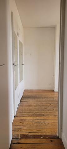 Paris (75006) RUE DE SEVRES 28m² VUE TOUR EIFFEL