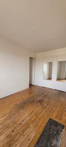 Paris (75006) RUE DE SEVRES 28m² VUE TOUR EIFFEL