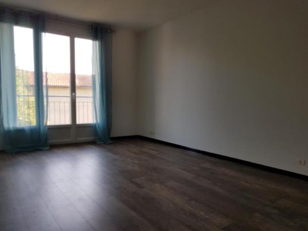 Appartement à louer 634 € CC AGEN 3 p 72 m² DPE D