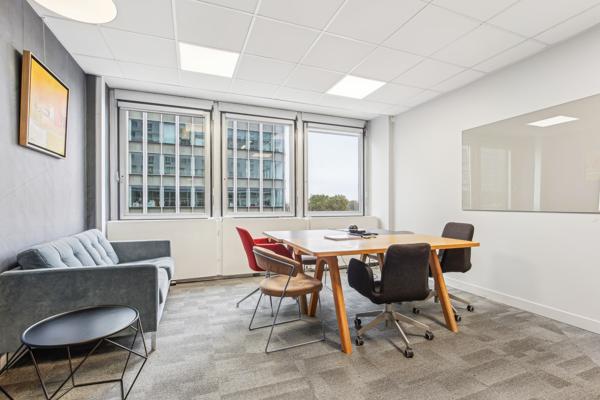 Opportunité rare de bureaux à vendre aux Portes de Paris, dans un immeuble de standing