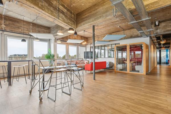 Opportunité rare de bureaux à vendre aux Portes de Paris, dans un immeuble de standing