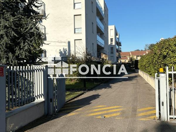 Location Parking - 156-158 AVENUE CHARLES DE GAULLE Tassin-la-demi-lune 69160