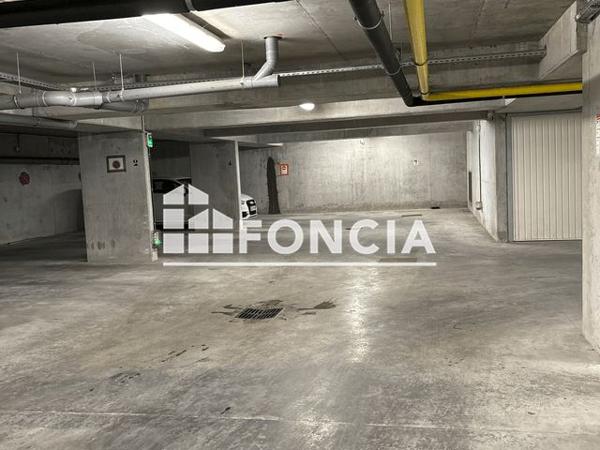 Location Parking - 156-158 AVENUE CHARLES DE GAULLE Tassin-la-demi-lune 69160