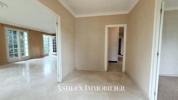 À VENDRE - MAISON DE PLAIN-PIED DE TYPE 7 À RÉNOVER - LA ROCHELLE
