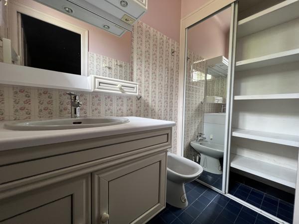 À VENDRE - MAISON DE PLAIN-PIED DE TYPE 7 À RÉNOVER - LA ROCHELLE
