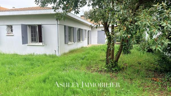 À VENDRE - MAISON DE PLAIN-PIED DE TYPE 7 À RÉNOVER - LA ROCHELLE