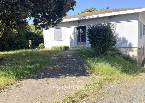 À VENDRE - MAISON DE PLAIN-PIED DE TYPE 7 À RÉNOVER - LA ROCHELLE