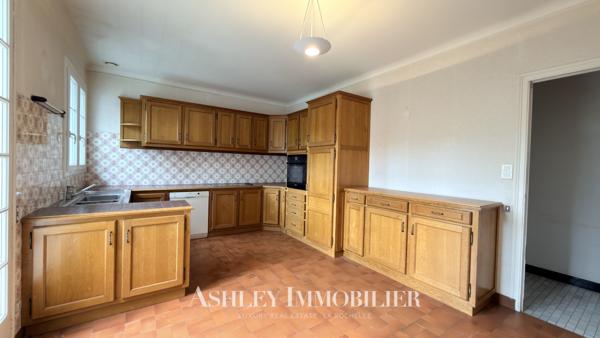 À VENDRE - MAISON DE PLAIN-PIED DE TYPE 7 À RÉNOVER - LA ROCHELLE