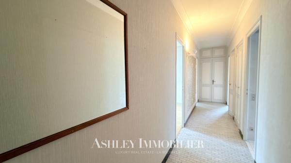 À VENDRE - MAISON DE PLAIN-PIED DE TYPE 7 À RÉNOVER - LA ROCHELLE