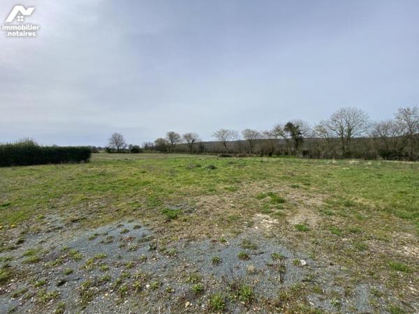 Proche AUNAY SUR ODON : Parcelle à bâtir de 3250 m² environ