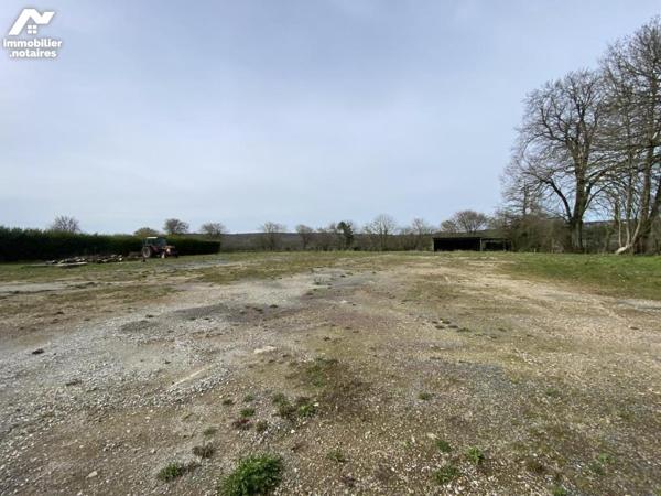 Proche AUNAY SUR ODON : Parcelle à bâtir de 3250 m² environ