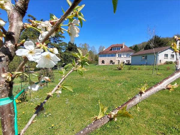 Maison à vendre |  Saint-Céré |  6 pièces | 220 m²