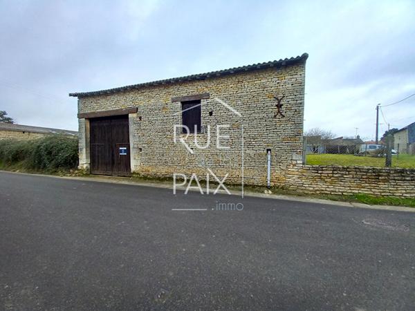 86330 ANGLIERS Terrain Angliers 415 m2 avec grange