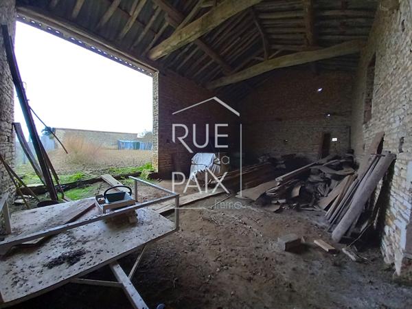 86330 ANGLIERS Terrain Angliers 415 m2 avec grange