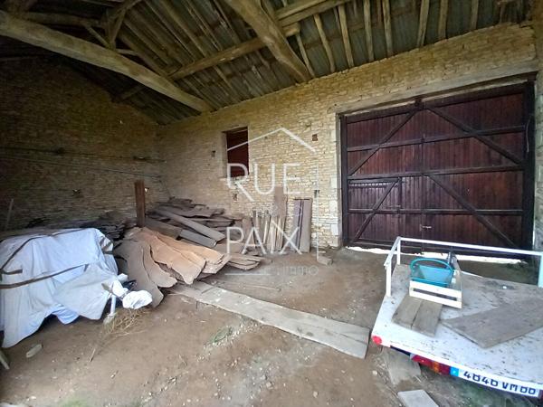 86330 ANGLIERS Terrain Angliers 415 m2 avec grange