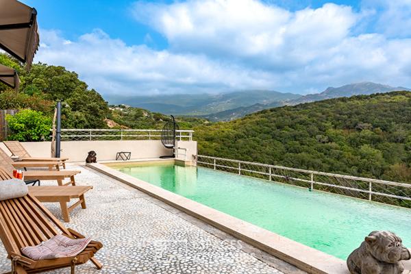 Vue mer et maquis – Maison contemporaine confidentielle à Porto-Vecchio