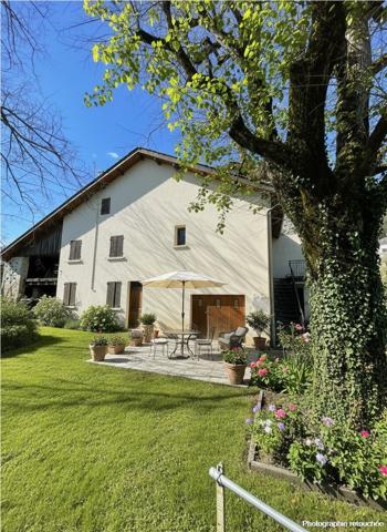Maison avec dépendances à rénover