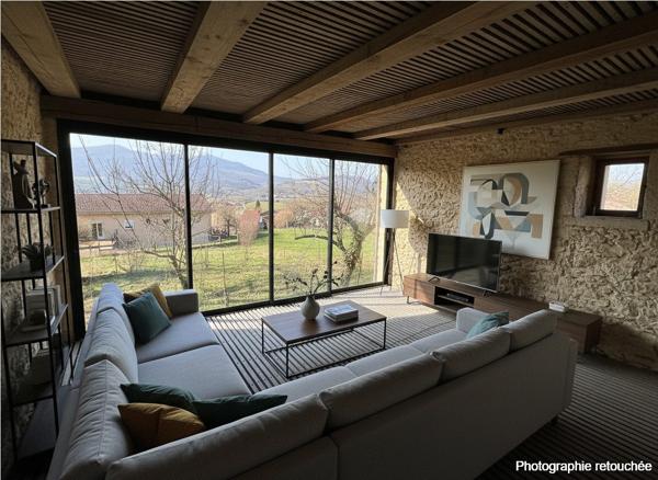 Maison avec dépendances à rénover