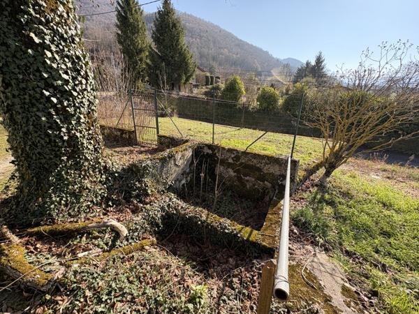 Maison avec dépendances à rénover