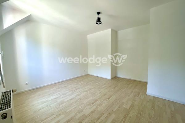 Maison à vendre 6 pièces de 123,9 m² à Jouy-le-Moutier