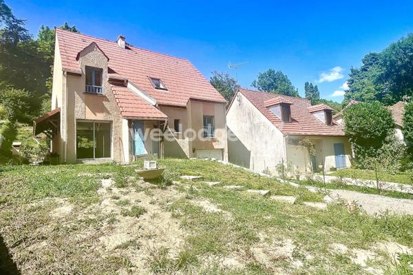Maison à vendre 6 pièces de 123,9 m² à Jouy-le-Moutier