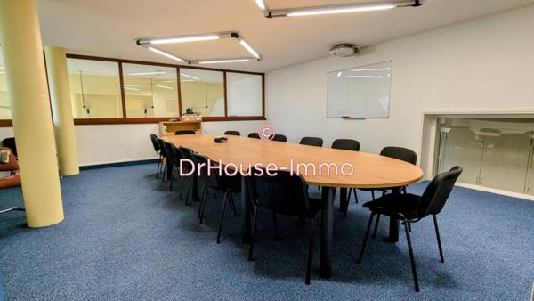 Immeuble à vendre 11 pièces de 590 m²