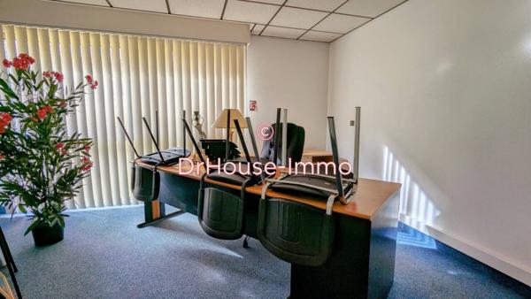 Immeuble à vendre 11 pièces de 590 m²