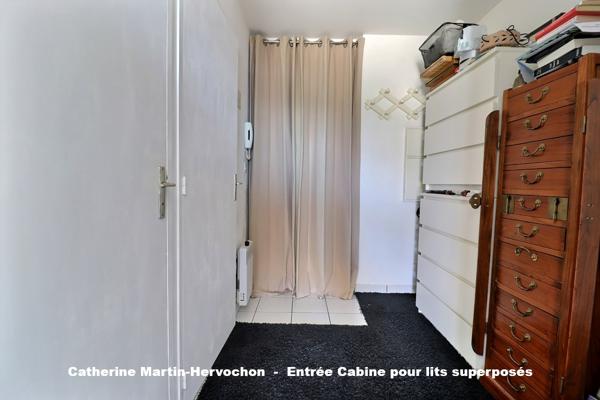 Studio cabine avec parking aérien au calme à 300m de la plage
