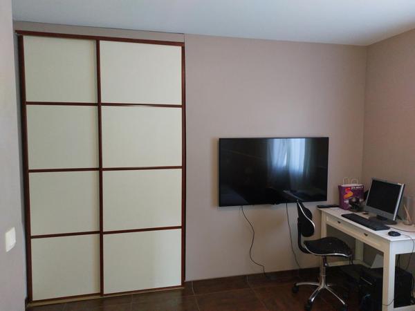 Maison 6 pièces comprenant garage et piscine.