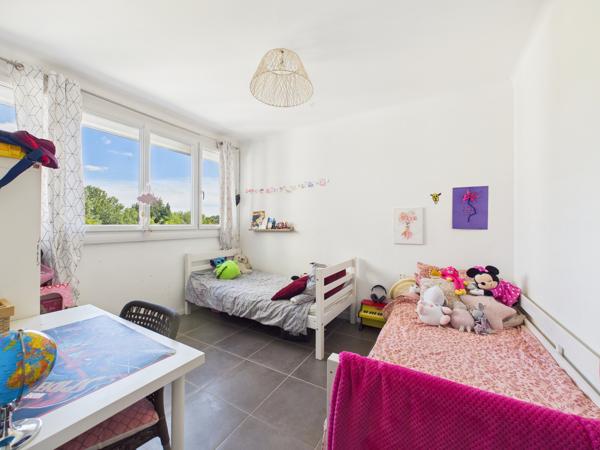 🏡 Bel appartement T4 – Parking + cave - Proche quartier St Ruf