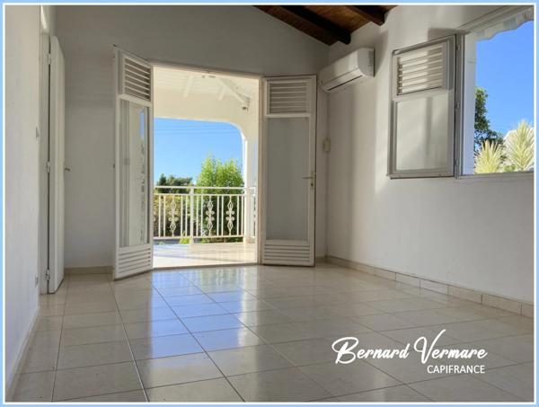 Maison vue mer et les Saintes - 7 pièces - 4 chambres - 130 m² sur terrain 1000m²