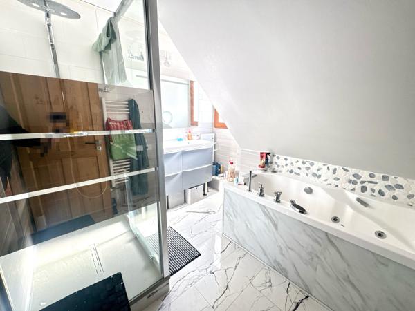 maison 174 m2 avec véranda et piscine