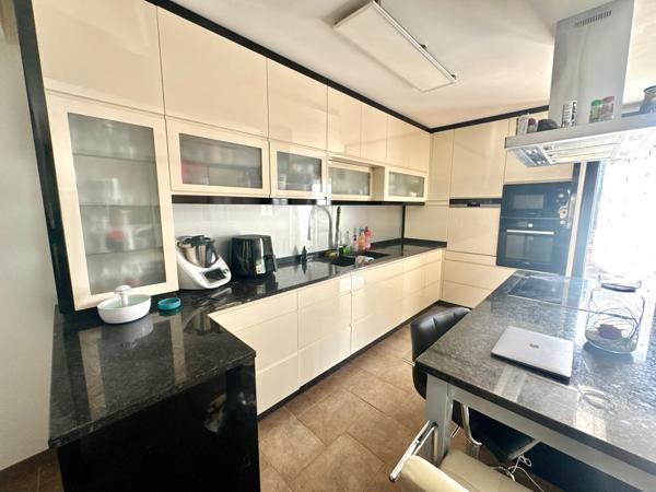 maison 174 m2 avec véranda et piscine