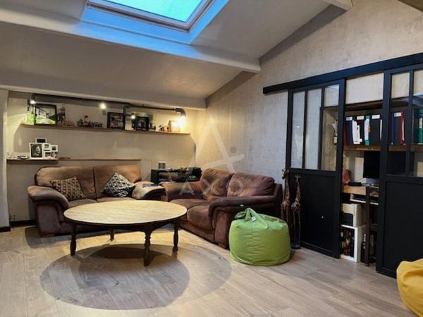 2 maisons 215m² grange et terrain