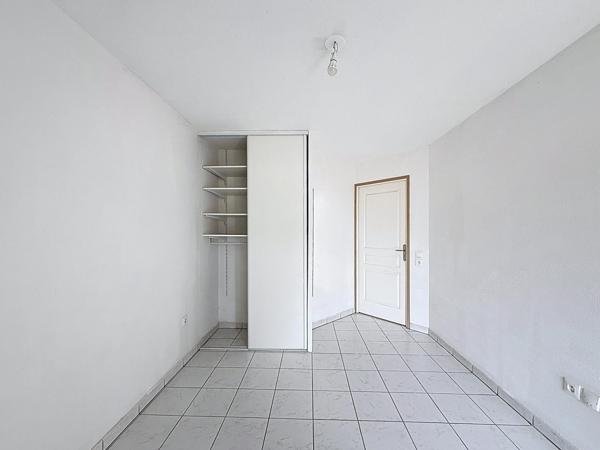 Très beau T2, refait à neuf avec balcon.