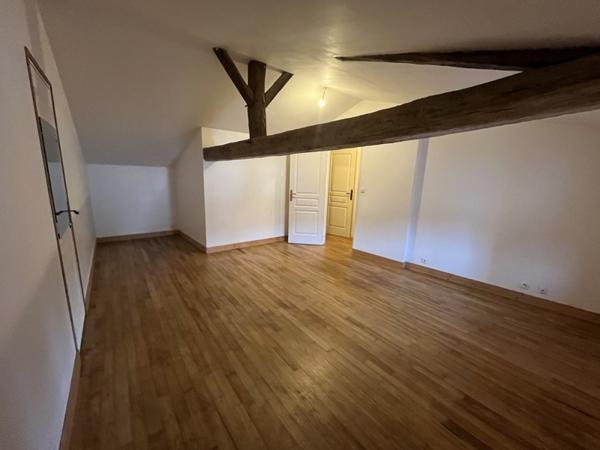 Appartement à louer 540 € CC Ruffec 3 p 64 m² DPE D