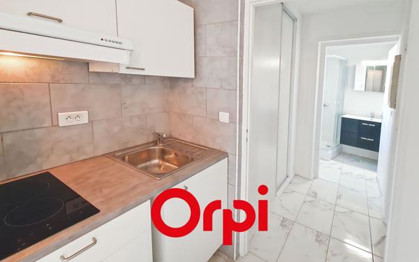 Appartement à louer    1 pièce • 16 m2 Sanary-sur-Mer