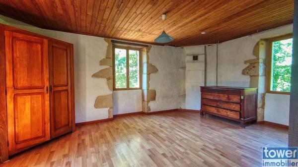 AUTHENTIQUE MAISON LOTOISE 135 m2 ET SA GRANGE SUR 1.7HA 46700 MONTCABRIER